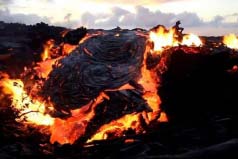 美國最危險的火山：夏威夷幾勞亞活火山